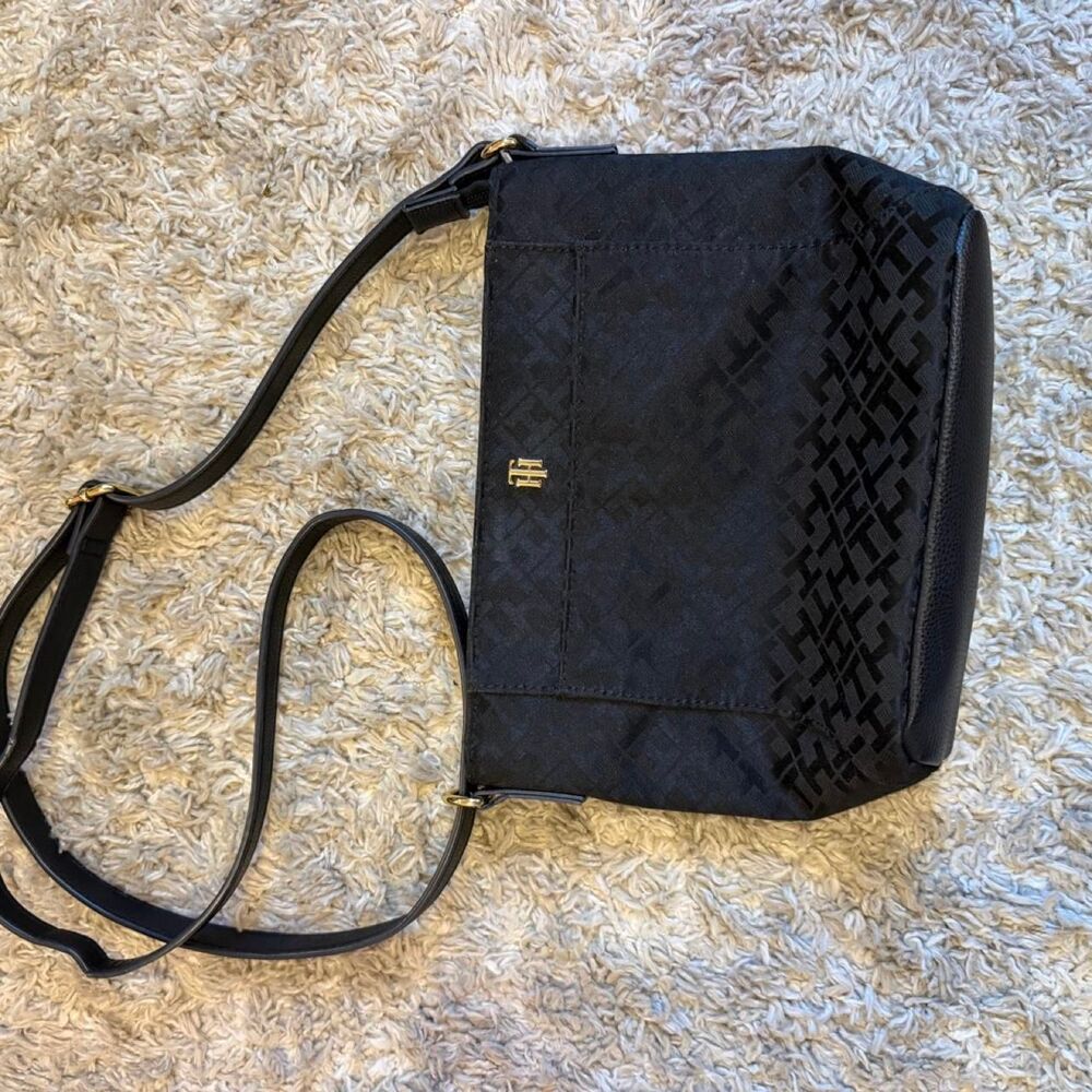 Tommy-hilfiger Women's Black and Navy Bag